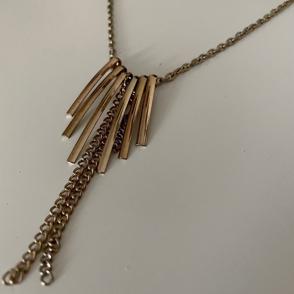Gold dangle necklace